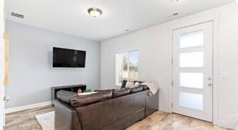 1812 W Irini Ln in South Jordan, UT - Building Photo