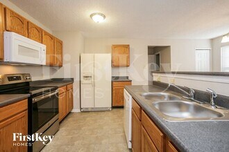 9021 Southernwood Way in Indianapolis, IN - Building Photo - Building Photo