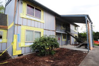 West Side Apartment in Stayton, OR - Building Photo - Building Photo