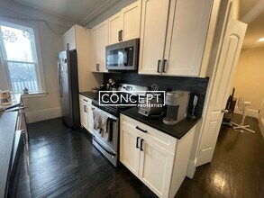 839 Parker St in Boston, MA - Building Photo - Building Photo