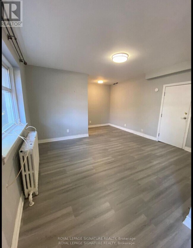 property at 382-382 Dovercourt Rd