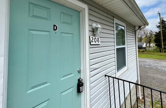 208 May Dr in Nashville, TN - Building Photo - Building Photo