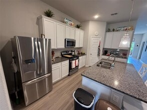 8000 Larch Ln in Fort Worth, TX - Building Photo - Building Photo