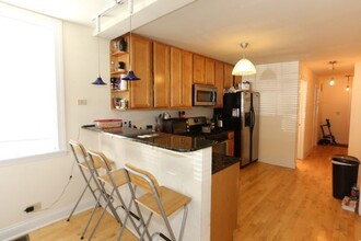 1059 W Fry St, Unit J01P in Chicago, IL - Foto de edificio - Building Photo