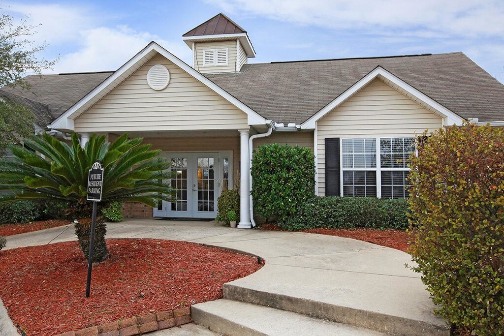 Cambridge Park Apartments in Pascagoula, MS