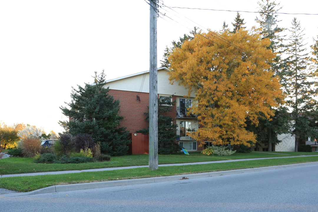 191 Morgan Ave in Kitchener, ON - Building Photo