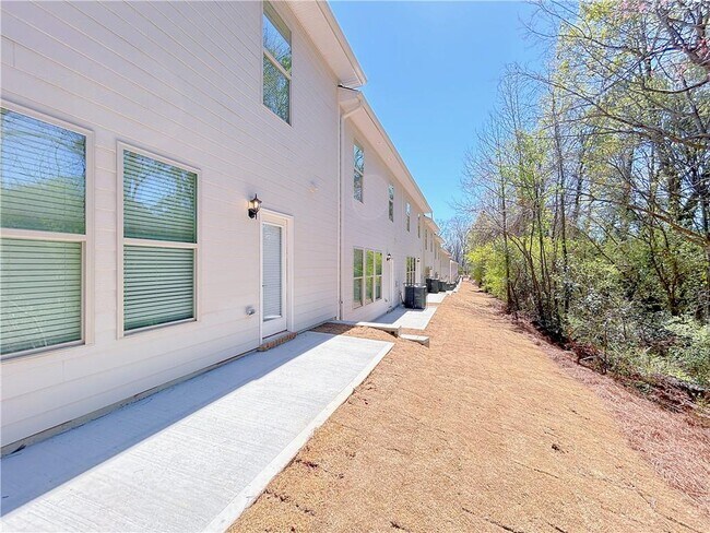 2606 Mls Cmn Dr in Panthersville, GA - Building Photo - Building Photo