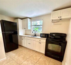 4221 SW 36th St in West Park, FL - Building Photo - Building Photo