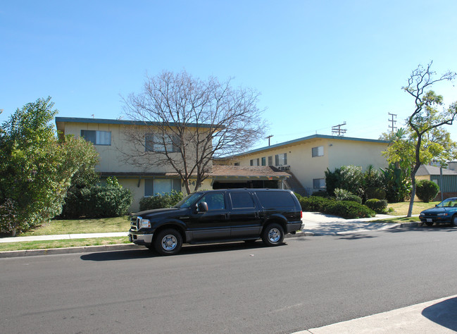 5418 Willow Crest Ave in North Hollywood, CA - Building Photo - Building Photo