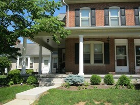 405 Maple Ave in Harleysville, PA - Building Photo