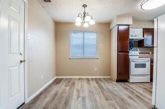 2922 Pepperidge Dr E in Lancaster, TX - Building Photo - Building Photo