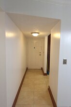 6081 W 24th Ave, Unit 110 in Hialeah, FL - Building Photo - Building Photo