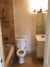 10421 SW 157th Pl-Unit -308 in Miami, FL - Foto de edificio - Building Photo