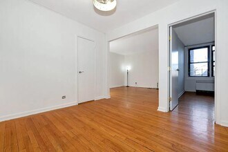 445 W 240th St in Bronx, NY - Building Photo - Building Photo