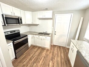 1013 Meadow Dr NW in Huntsville, AL - Building Photo - Building Photo