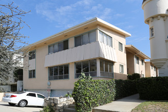 947 12th St in Santa Monica, CA - Building Photo - Building Photo