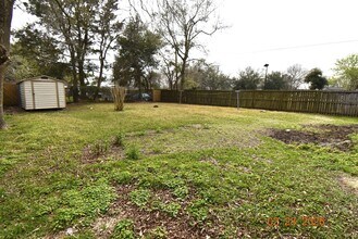 623 Honeysuckle Dr in La Marque, TX - Building Photo - Building Photo