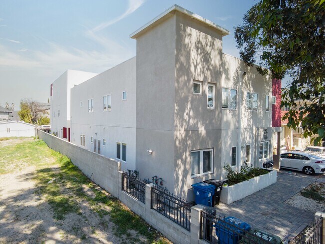 1173 W 37th Plz in Los Angeles, CA - Building Photo - Building Photo