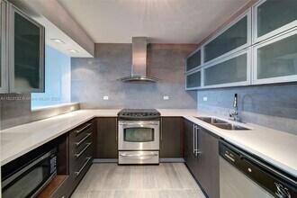 1500 Bay Rd, Unit S1014 in Miami Beach, FL - Building Photo - Building Photo
