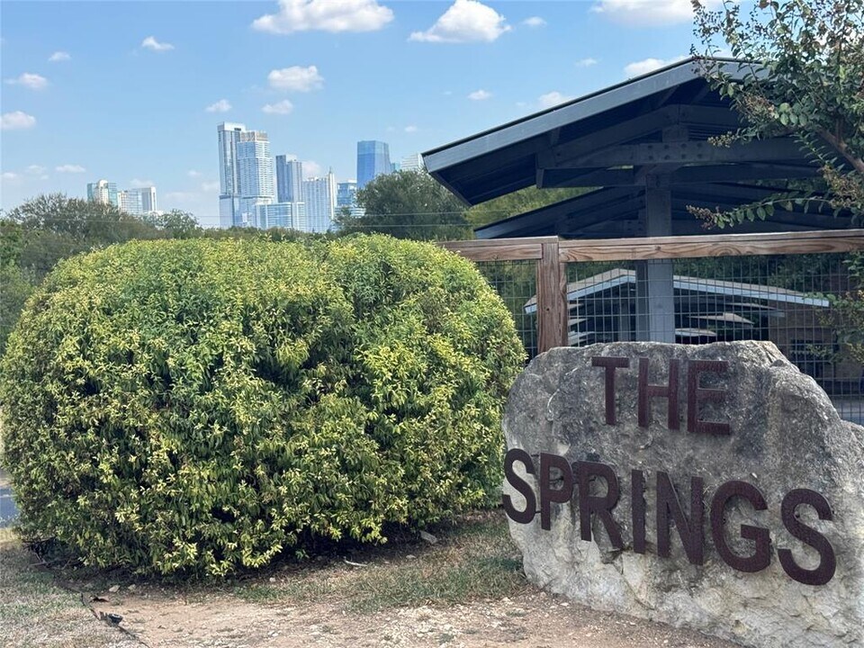 1100 Azie Morton Rd in Austin, TX - Building Photo