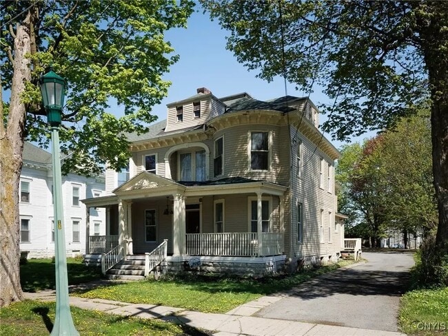 223 Keyes Ave