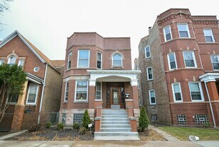 2231 W Walton St, Unit 2 in Chicago, IL - Building Photo