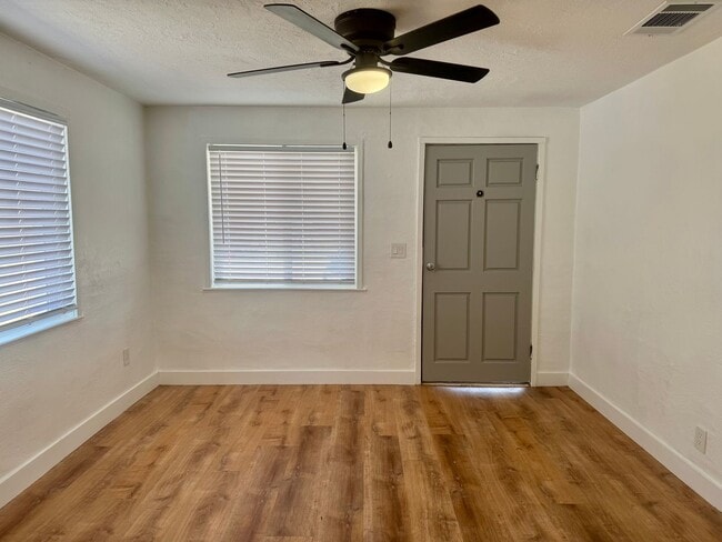 2904 Big Sandy Ave in Merced, CA - Foto de edificio - Building Photo
