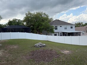 704 Grand Canyon Dr in Valrico, FL - Foto de edificio - Building Photo