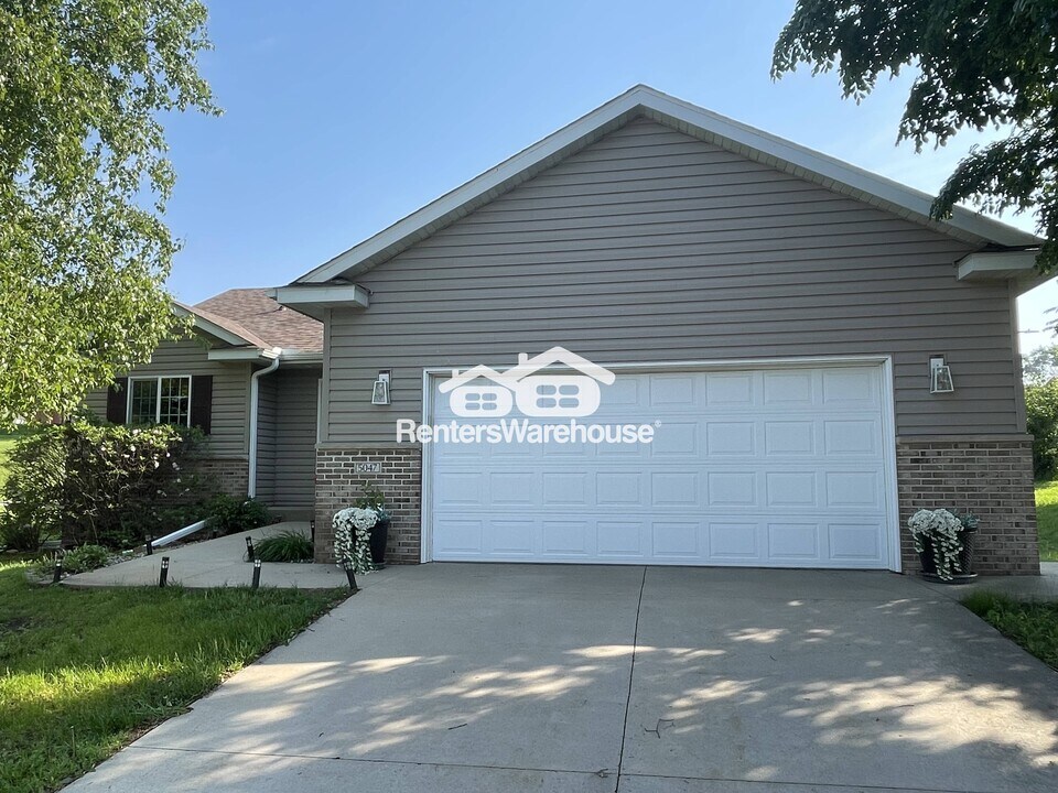 5047 Florence Dr NW in Rochester, MN - Building Photo