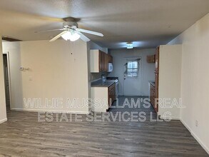 801 Kerr Ave in Modesto, CA - Building Photo - Building Photo