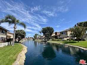 7756 Sailboat Cir in Huntington Beach, CA - Building Photo - Building Photo