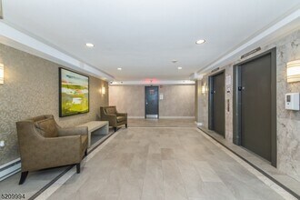 465 Valley St in Maplewood, NJ - Building Photo - Building Photo