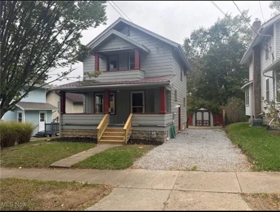 412 Emerick St in Wooster, OH - Building Photo