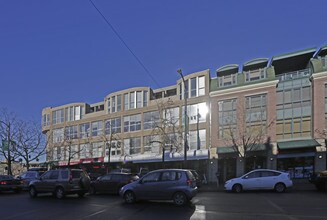 2689-2699 W Broadway in Vancouver, BC - Building Photo - Building Photo