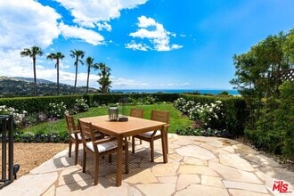 23929 De Ville Way in Malibu, CA - Building Photo - Building Photo