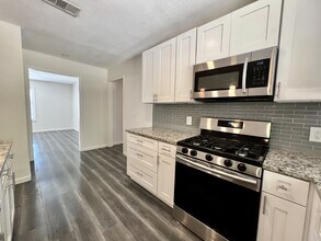 3500 Loyola Ln in Austin, TX - Building Photo - Building Photo