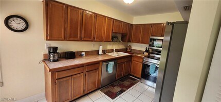 1512 Mainsail Dr in Naples, FL - Foto de edificio - Building Photo