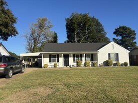 3294 Gatewood Dr in Memphis, TN - Building Photo