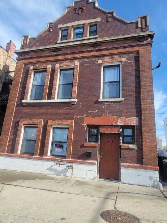 2611 S Troy St in Chicago, IL - Building Photo