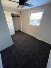 3616 Pennsylvania Ave, Unit B in Weirton, WV - Foto de edificio - Building Photo