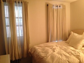 132-134 East 17th Street in New York, NY - Foto de edificio - Interior Photo