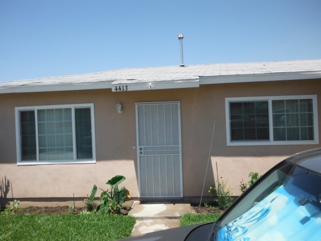 4411 Hartle Ave in Cudahy, CA - Building Photo