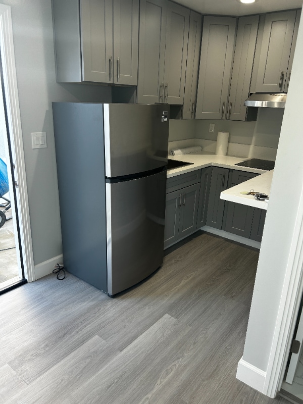 property at 7814 1/2 Lindley Ave
