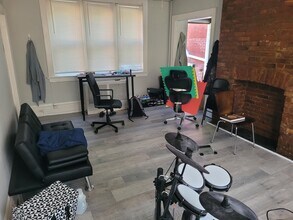 5216 5th Ave, Unit 2 in Pittsburgh, PA - Building Photo - Building Photo