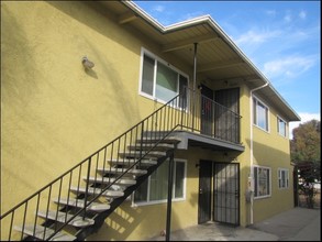 3254-3256 Greely Ave in San Diego, CA - Building Photo - Building Photo