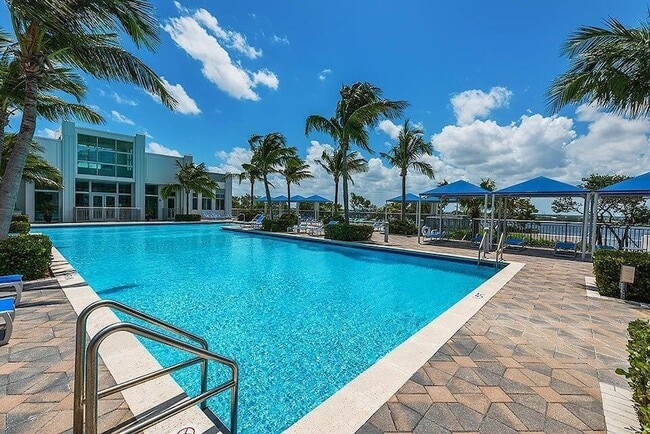300 S Australian Ave, Unit 901 in West Palm Beach, FL - Building Photo - Building Photo