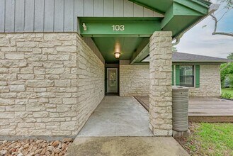 103 Hutto St in Hutto, TX - Building Photo - Building Photo