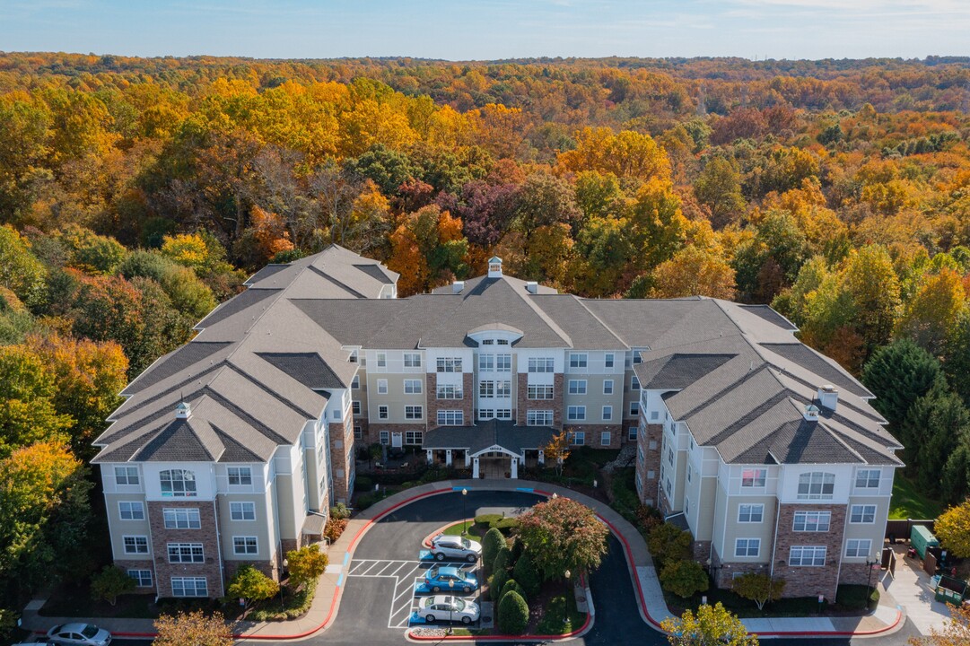 Willow Manor at Cloppers Mill (Seniors 62+) in Germantown, MD - Foto de edificio