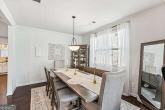 5545 Mirror Lake Dr in Cumming, GA - Building Photo - Building Photo