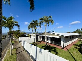 2422 Anihinihi St in Pearl City, HI - Building Photo